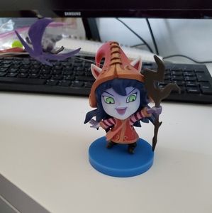 LULU mini statue